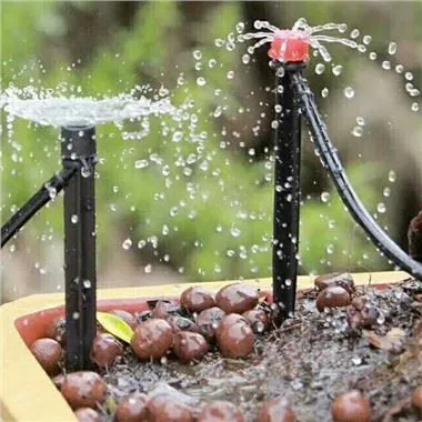 Капельная дождевальная система для полива травы